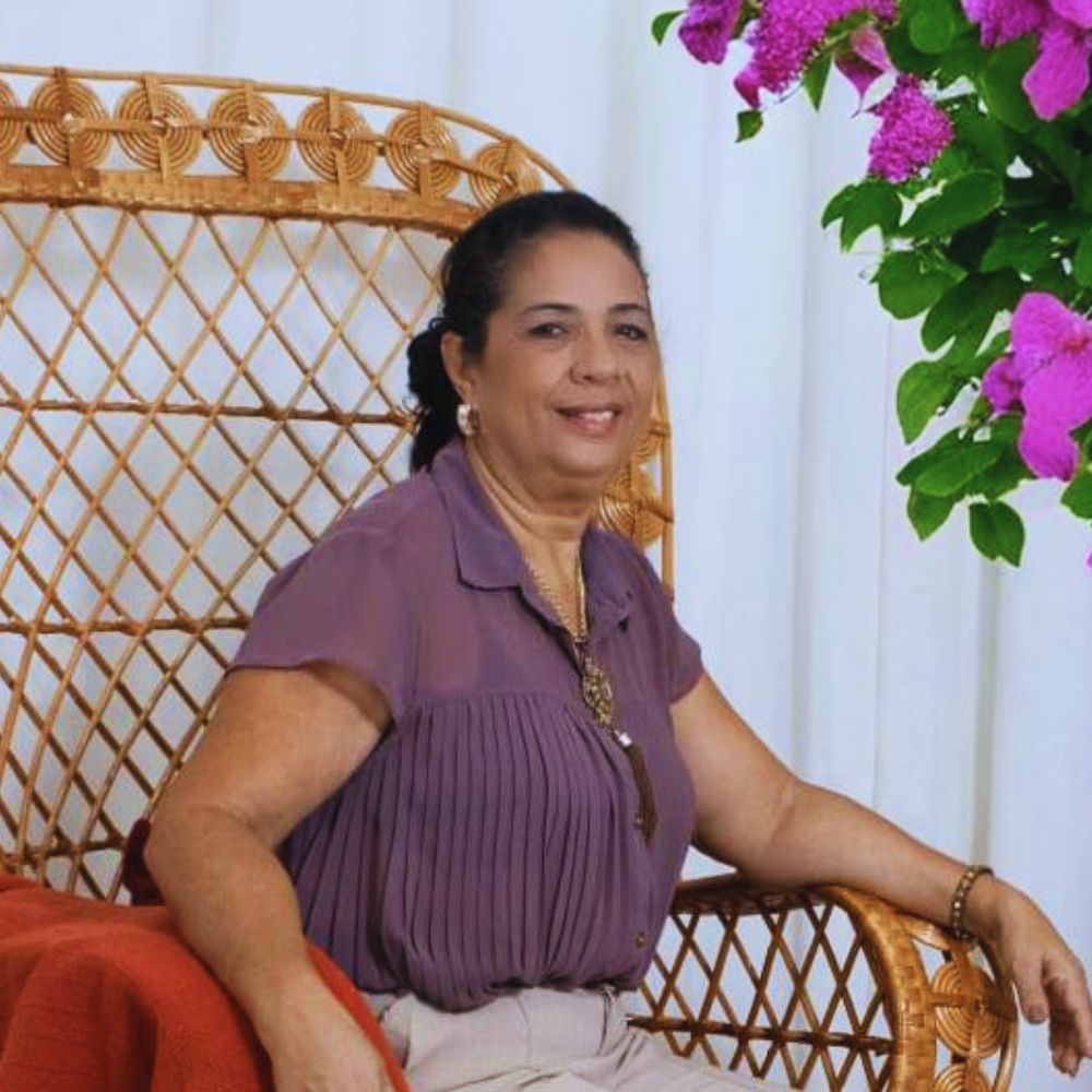 Maria José Ventrameli is an artisan, seamstress, and home decor specialist with over 15 years of hands-on experience.

She learned sewing and crafting techniques at a young age from her mother and grandmother, developing a strong foundation rooted in care, precision, and creativity.

Over the years, she expanded her work into home styling, event decoration, and tablescape design, always focusing on accessible, meaningful decor solutions that bring warmth and personality into real homes.

Her philosophy is simple: every detail matters, and every home deserves to feel personal and welcoming.